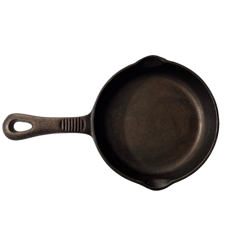 BENJAMIN & MEDWIN 6 1/2" Cast Iron Skillet Good Condition